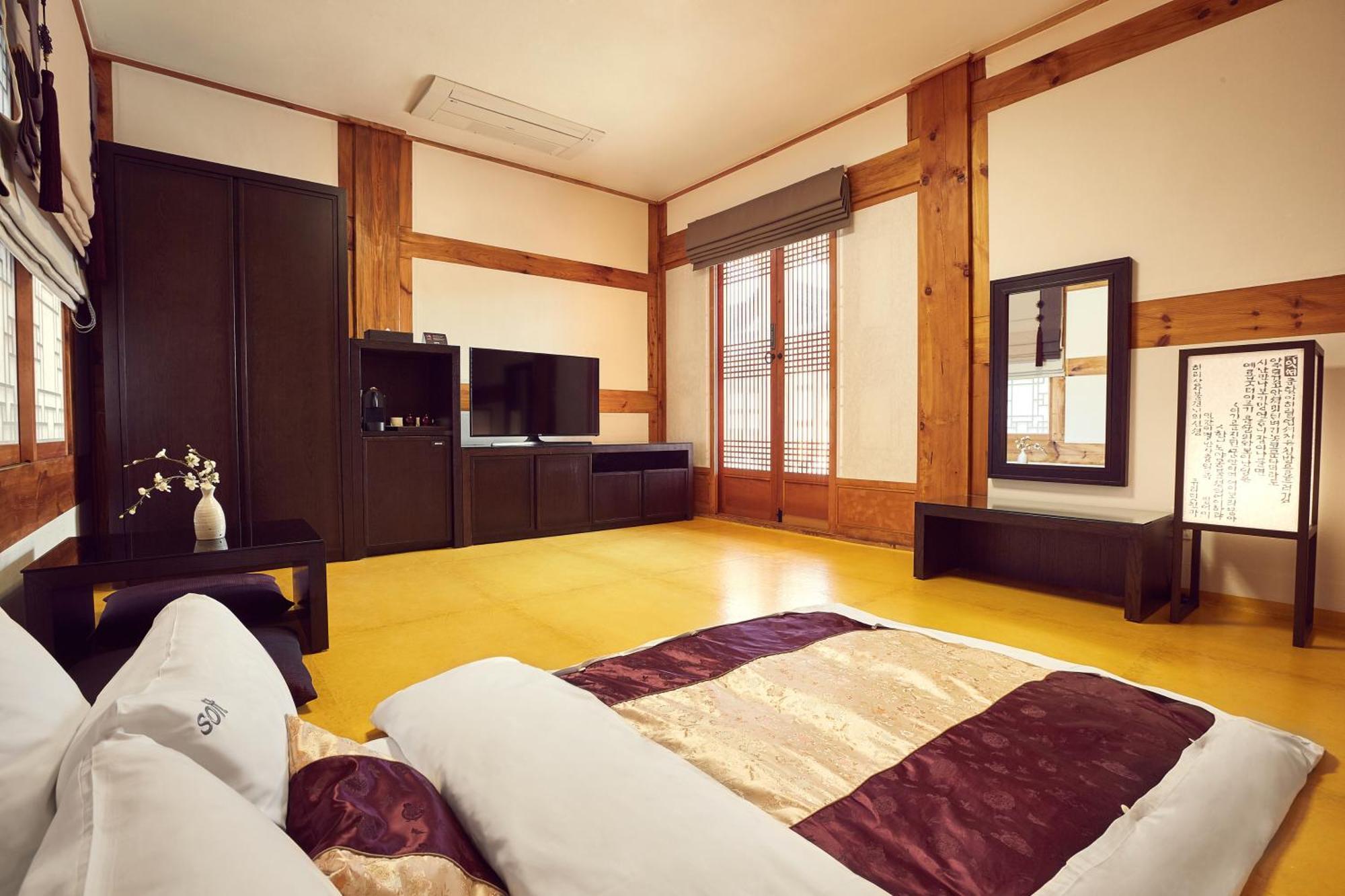 Hanok Stay Namwonyechon By Kensington Exterior photo
