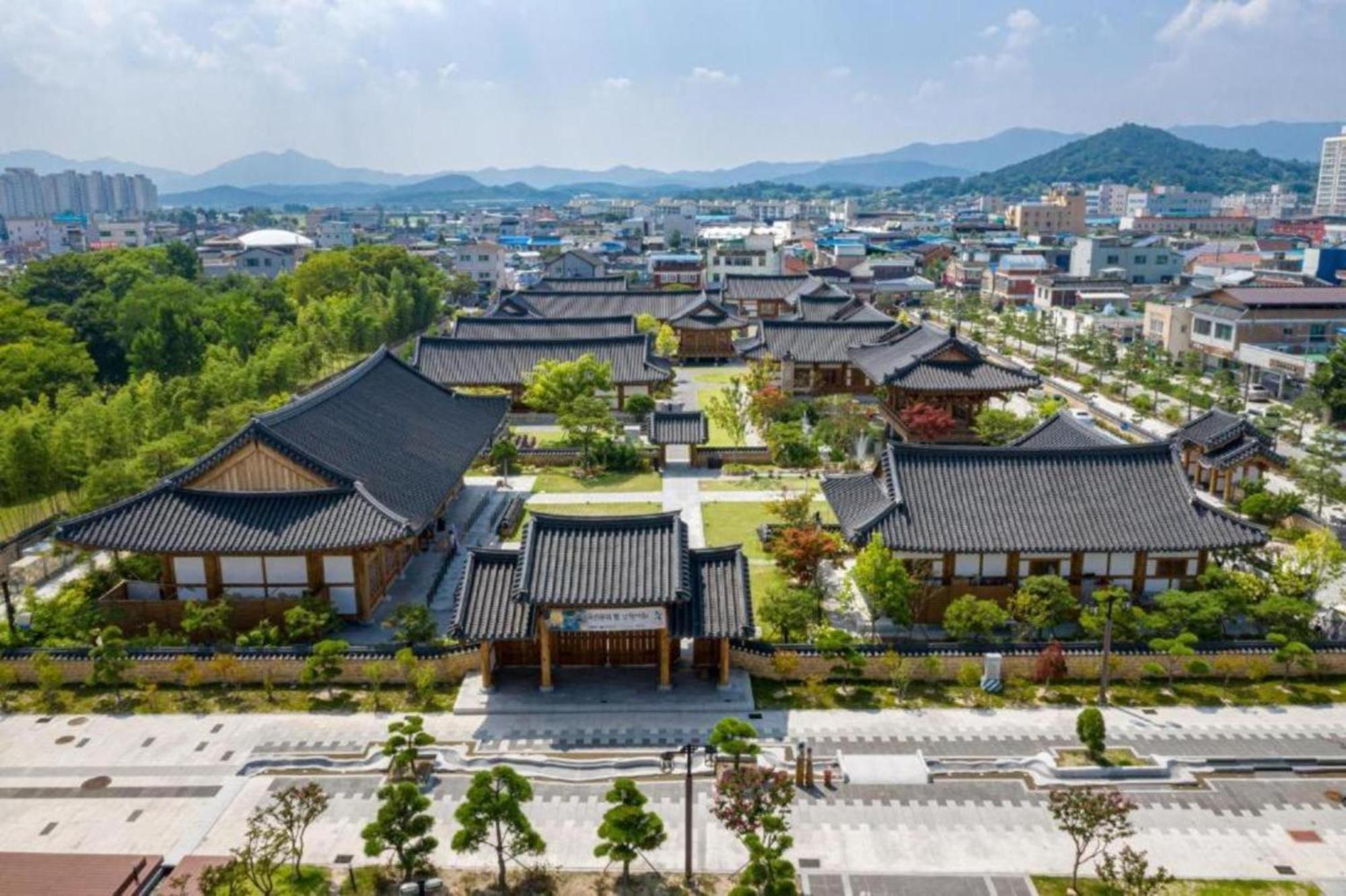 Hanok Stay Namwonyechon By Kensington Exterior photo