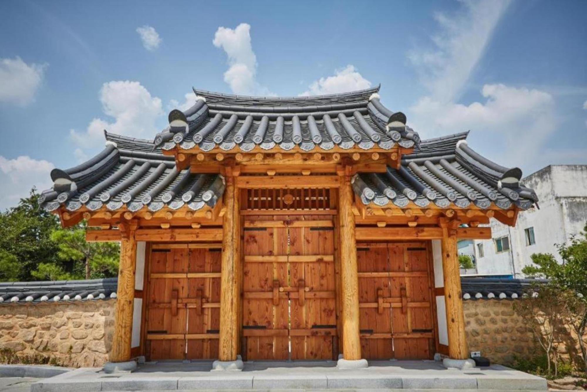 Hanok Stay Namwonyechon By Kensington Exterior photo