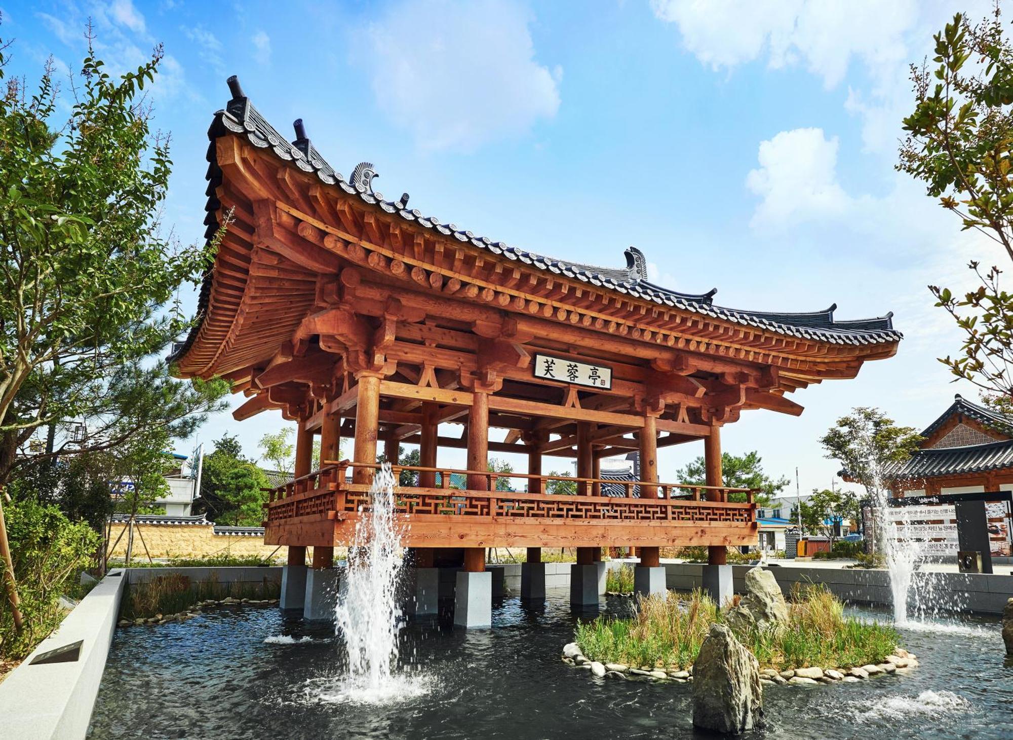 Hanok Stay Namwonyechon By Kensington Exterior photo