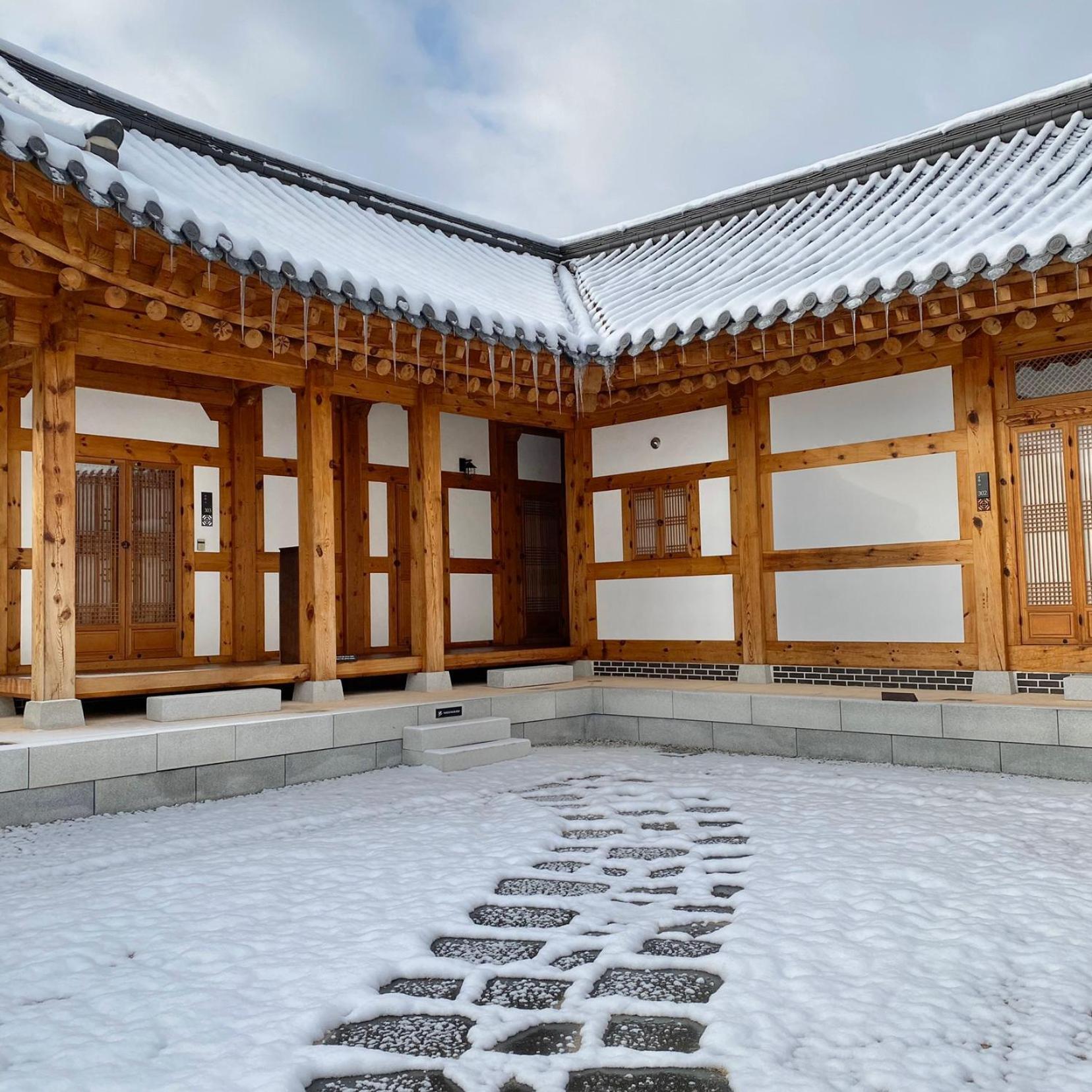 Hanok Stay Namwonyechon By Kensington Exterior photo