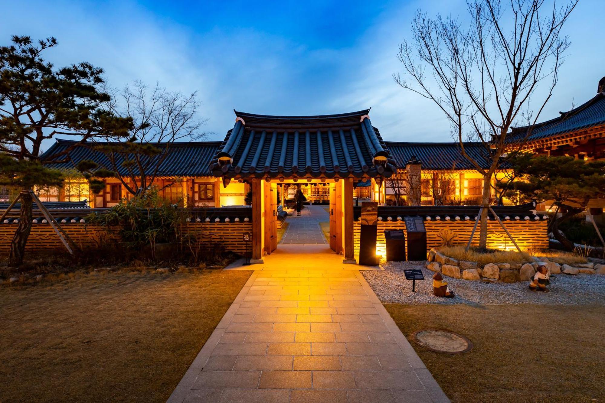 Hanok Stay Namwonyechon By Kensington Exterior photo