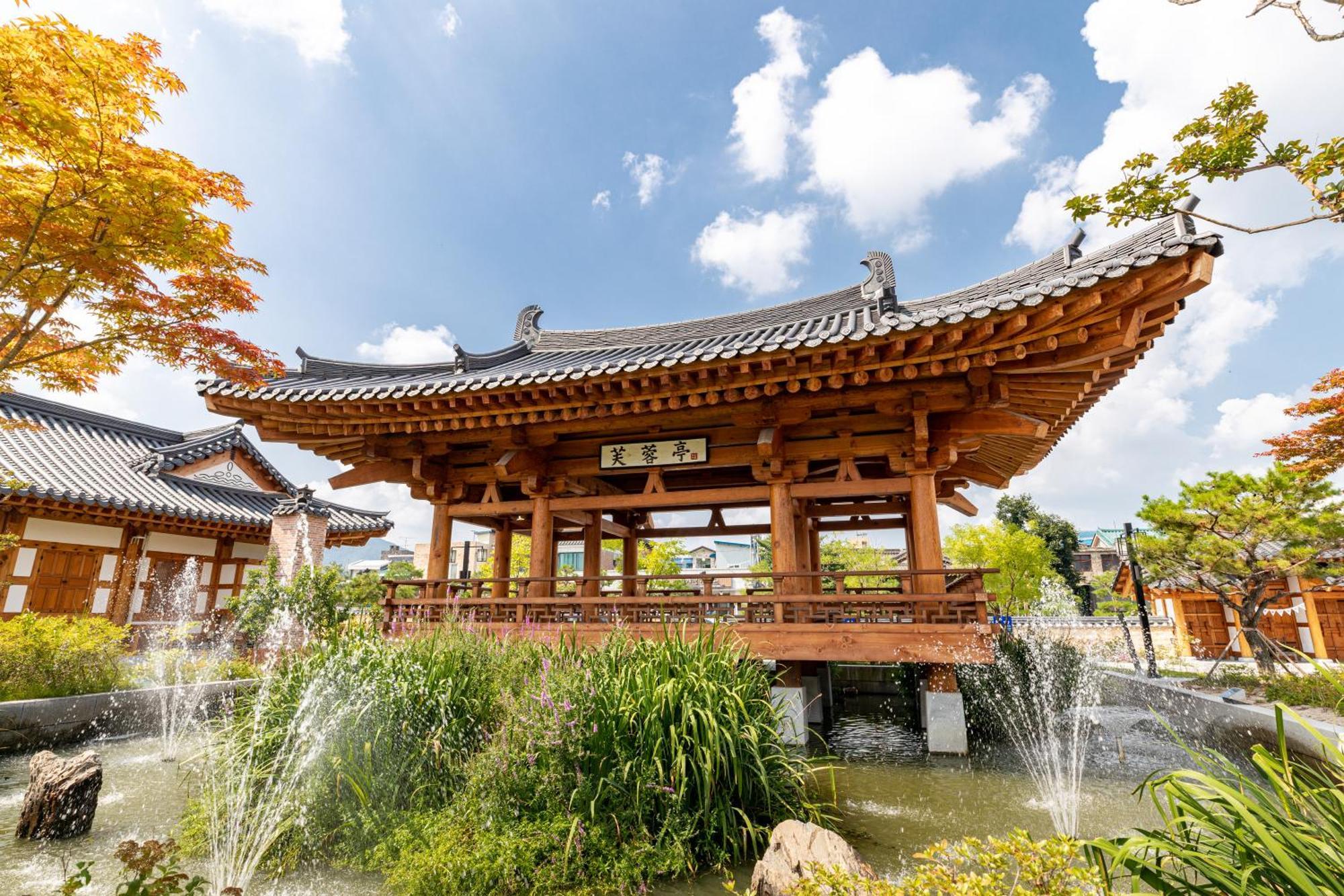 Hanok Stay Namwonyechon By Kensington Exterior photo