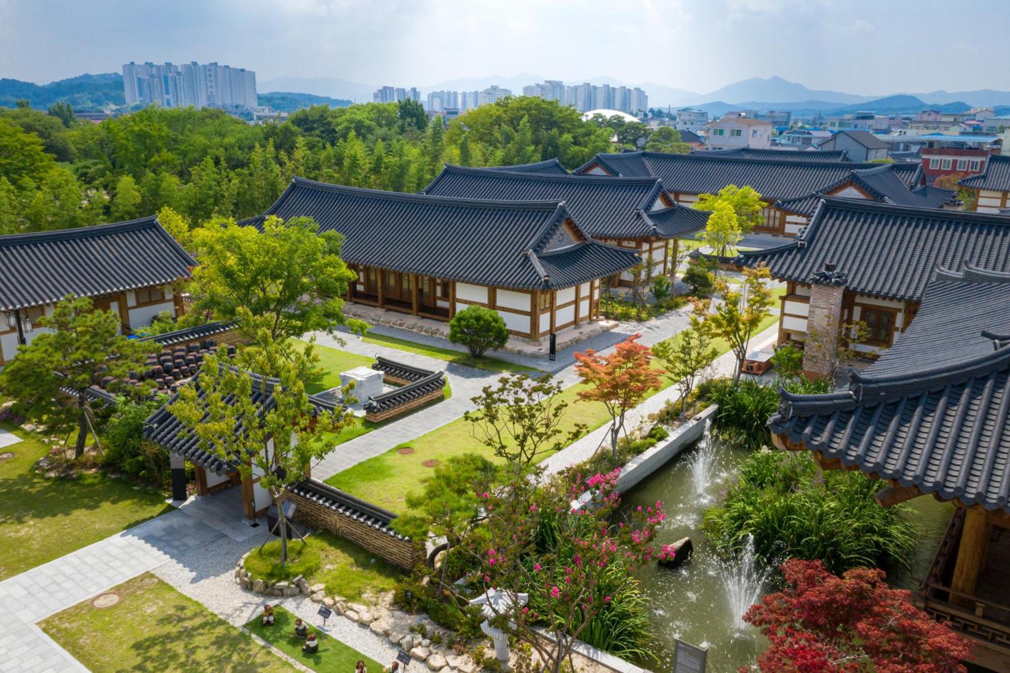 Hanok Stay Namwonyechon By Kensington Exterior photo