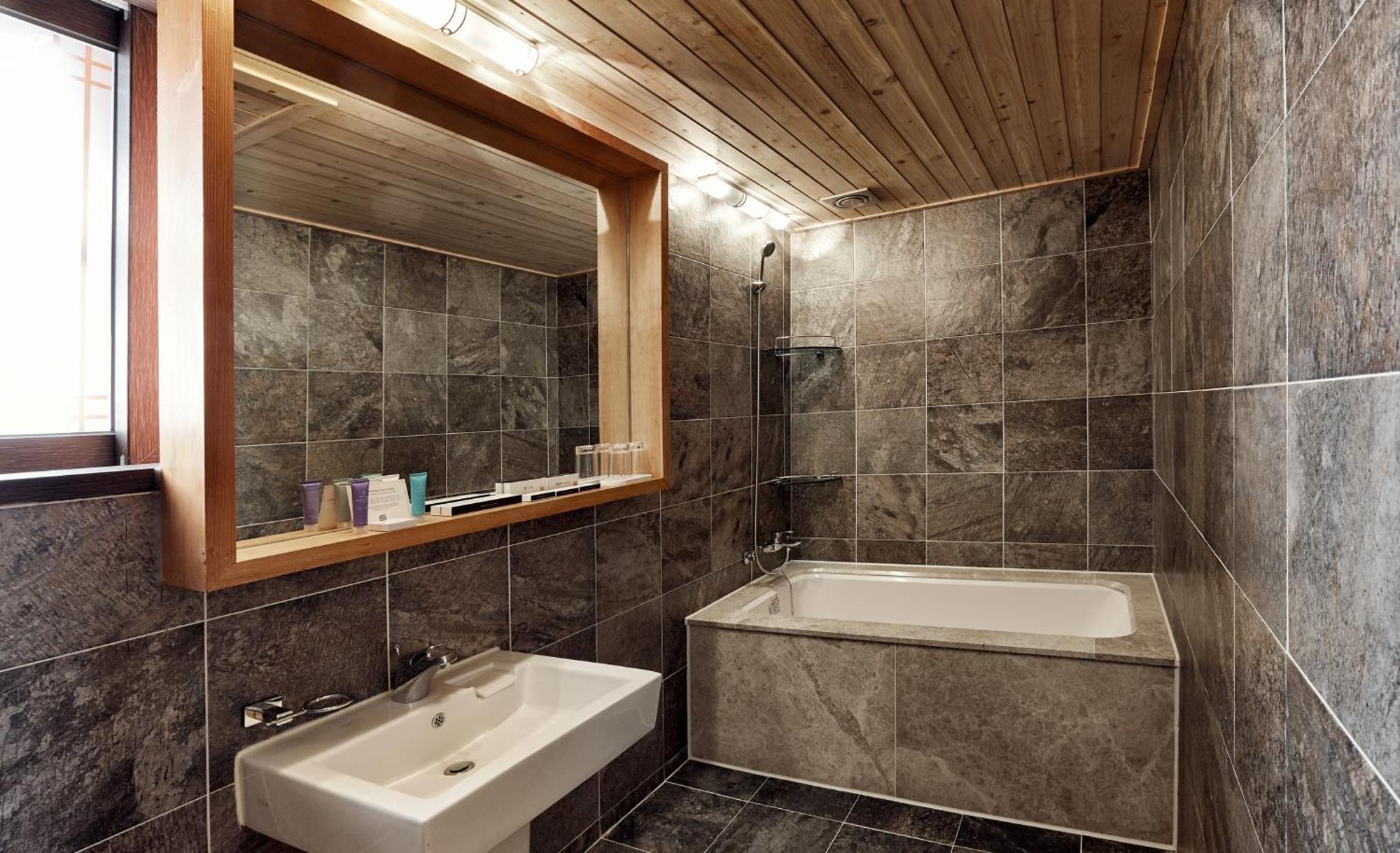 Hanok Stay Namwonyechon By Kensington Exterior photo