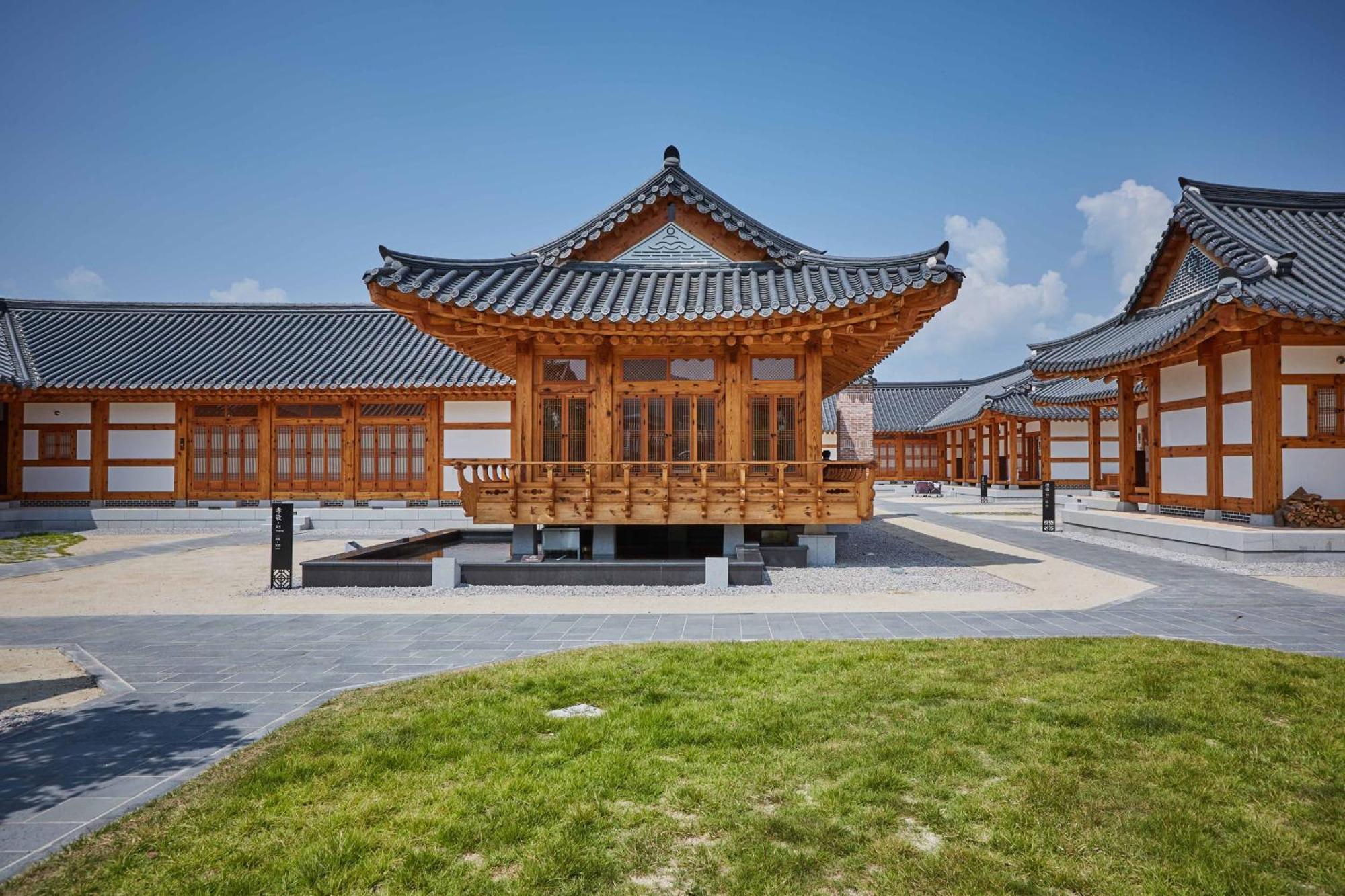 Hanok Stay Namwonyechon By Kensington Exterior photo