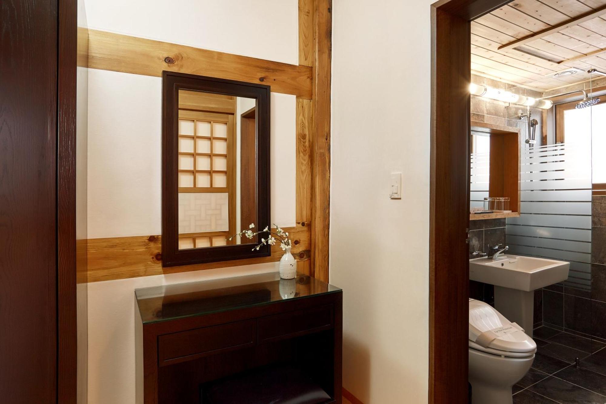 Hanok Stay Namwonyechon By Kensington Exterior photo