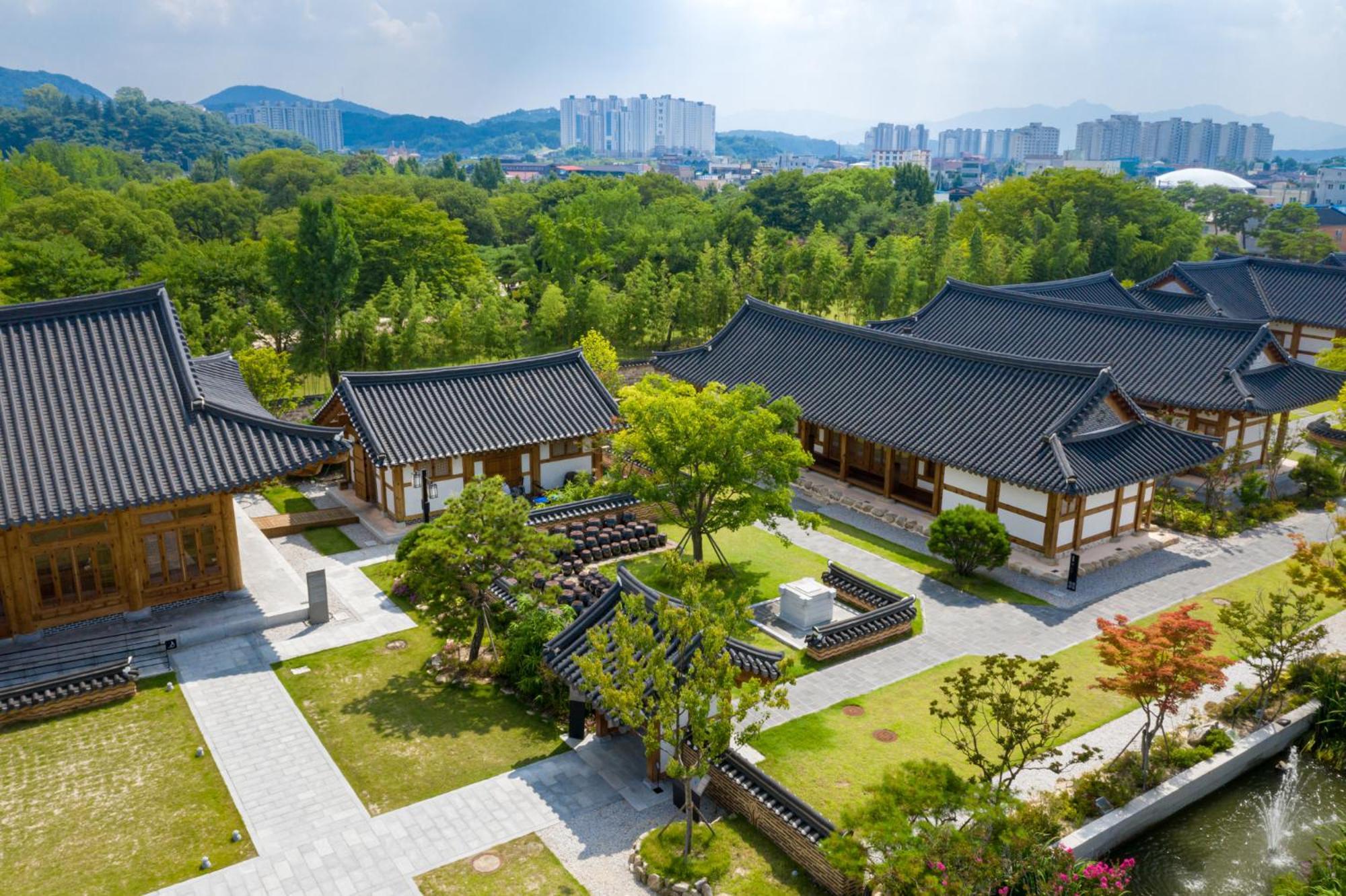 Hanok Stay Namwonyechon By Kensington Exterior photo